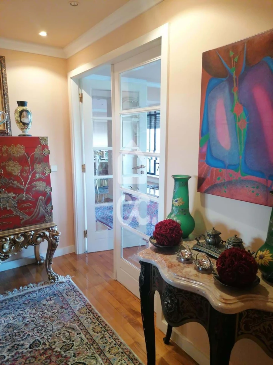Apartamento T5 para Venda em Campanhã Foto 13
