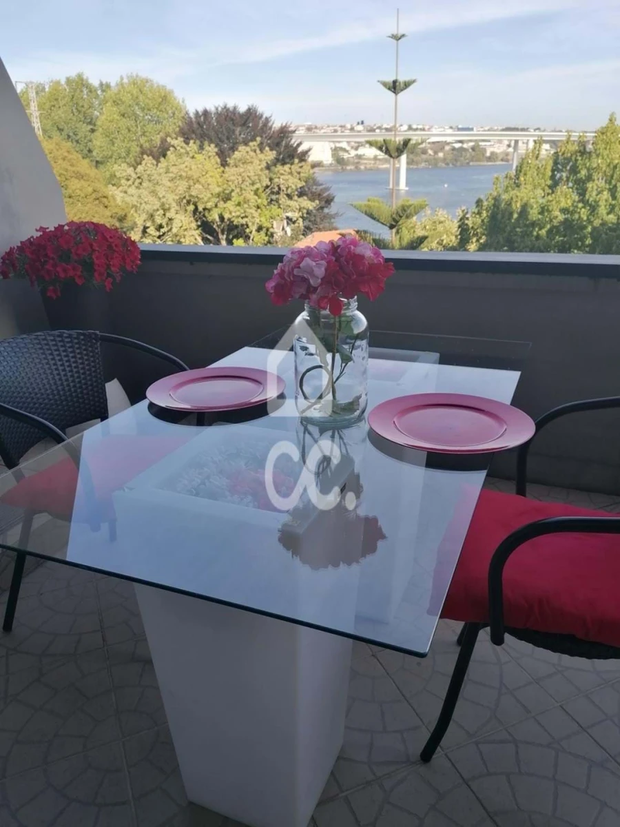 Apartamento T5 para Venda em Campanhã Foto 16