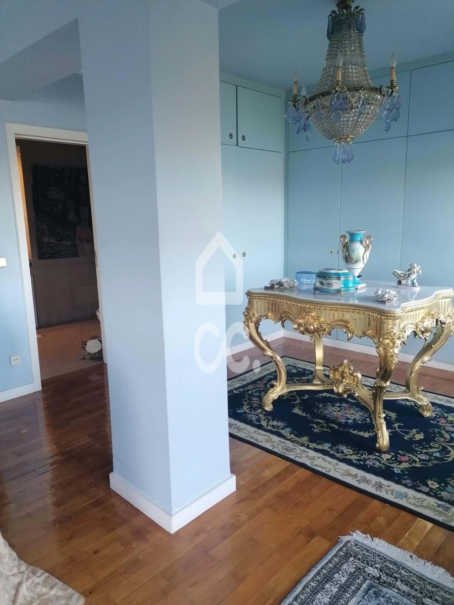 Apartamento T5 para Venda em Campanhã Foto 8