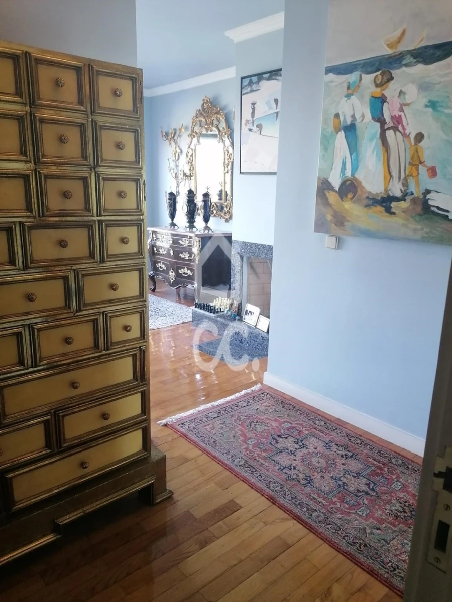 Apartamento T5 para Venda em Campanhã Foto 6