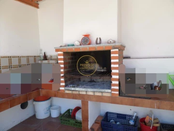 Moradia T5 para Venda em Loule (São Sebastião)