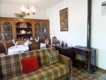 Moradia T5 para Venda em Loule (São Sebastião)