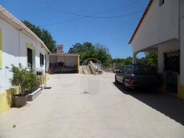 Moradia T5 para Venda em Loule (São Sebastião)