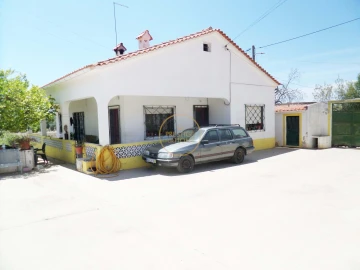 Moradia T5 para Venda em Loule (São Sebastião)