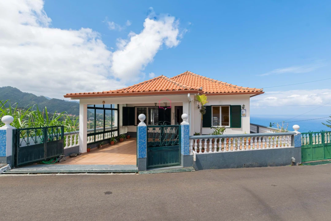 Moradia T3 para Venda em Porto da Cruz Foto 1