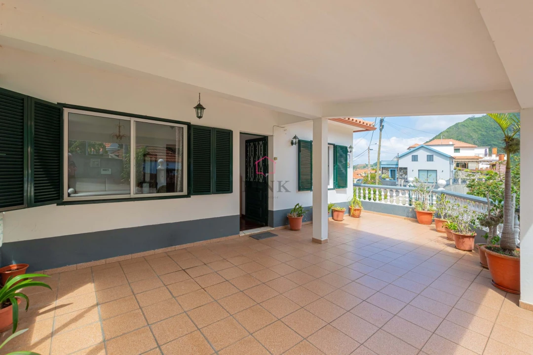 Moradia T3 para Venda em Porto da Cruz Foto 3