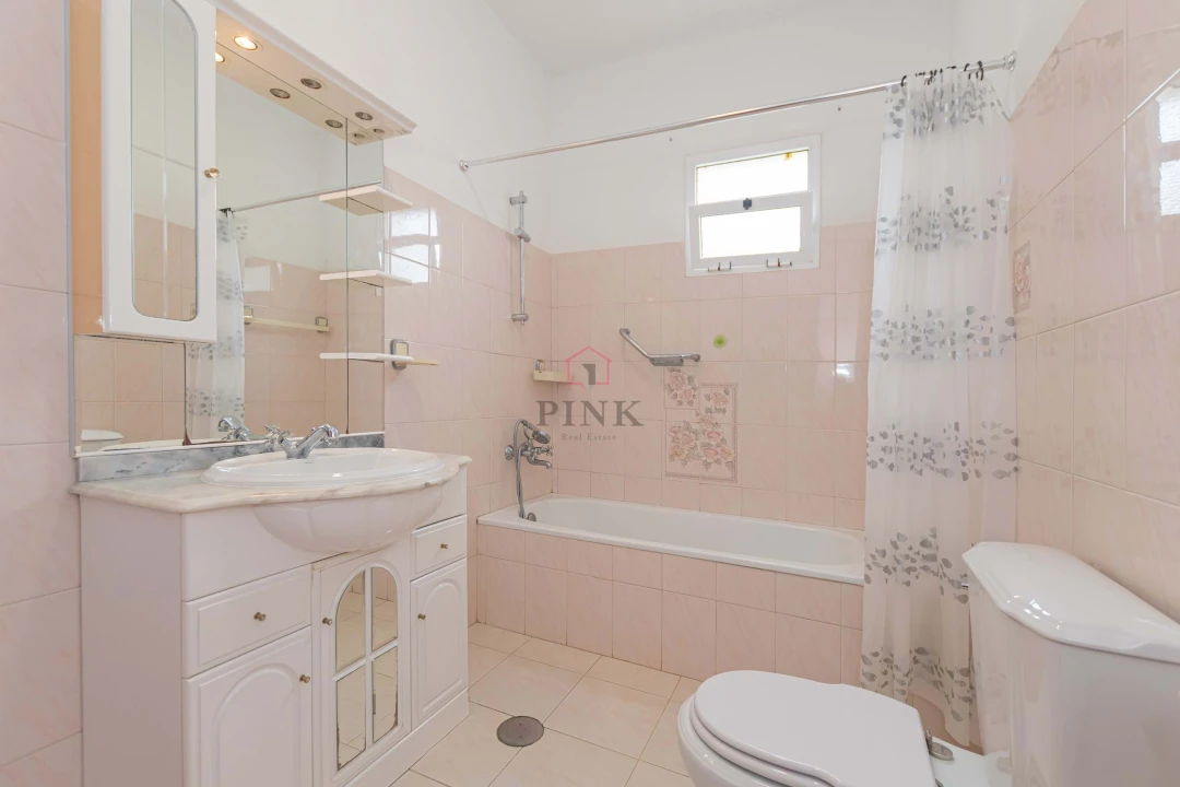 Moradia T3 para Venda em Porto da Cruz Foto 16