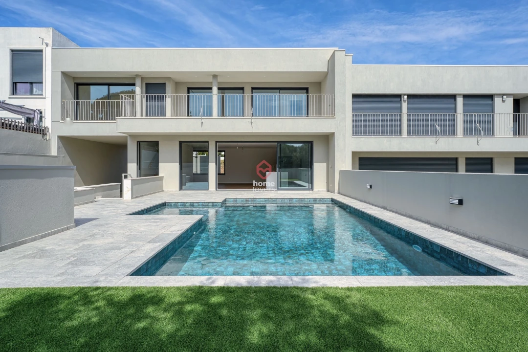 Moradia T3 para Venda em Barcarena Foto 1