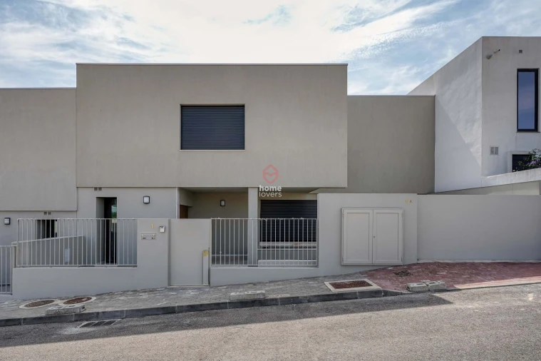 Moradia T3 para Venda em Barcarena Foto 40