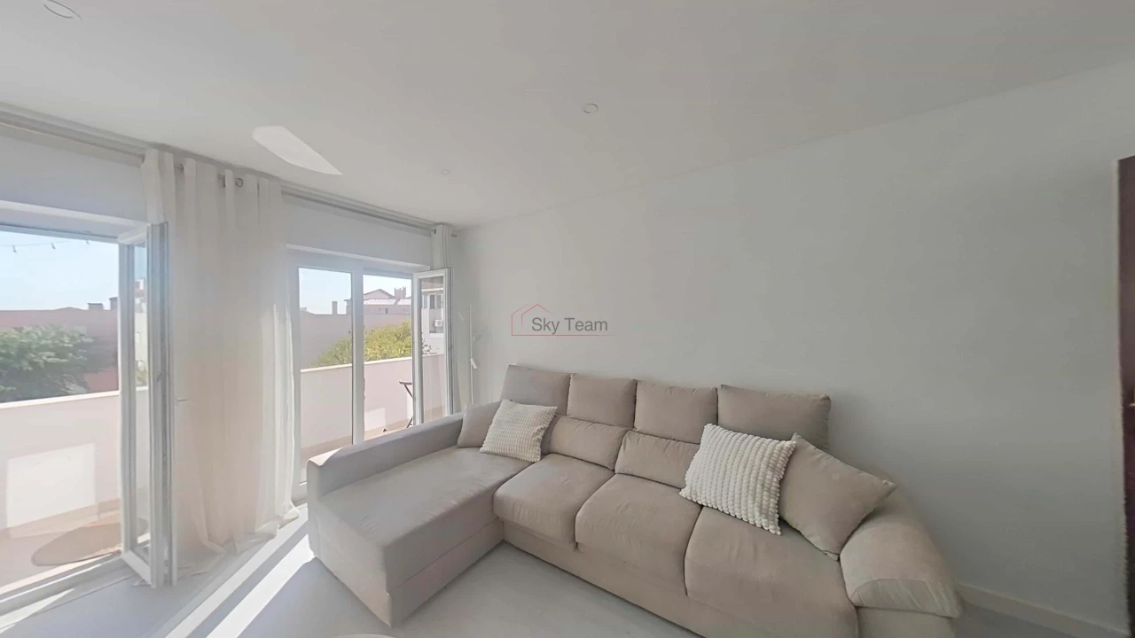 Apartamento T2 para Venda em Quinta do Conde Foto 56