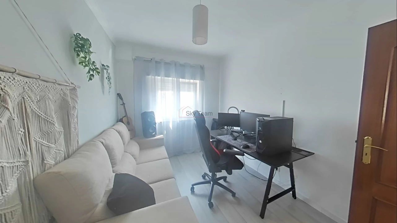 Apartamento T2 para Venda em Quinta do Conde Foto 47