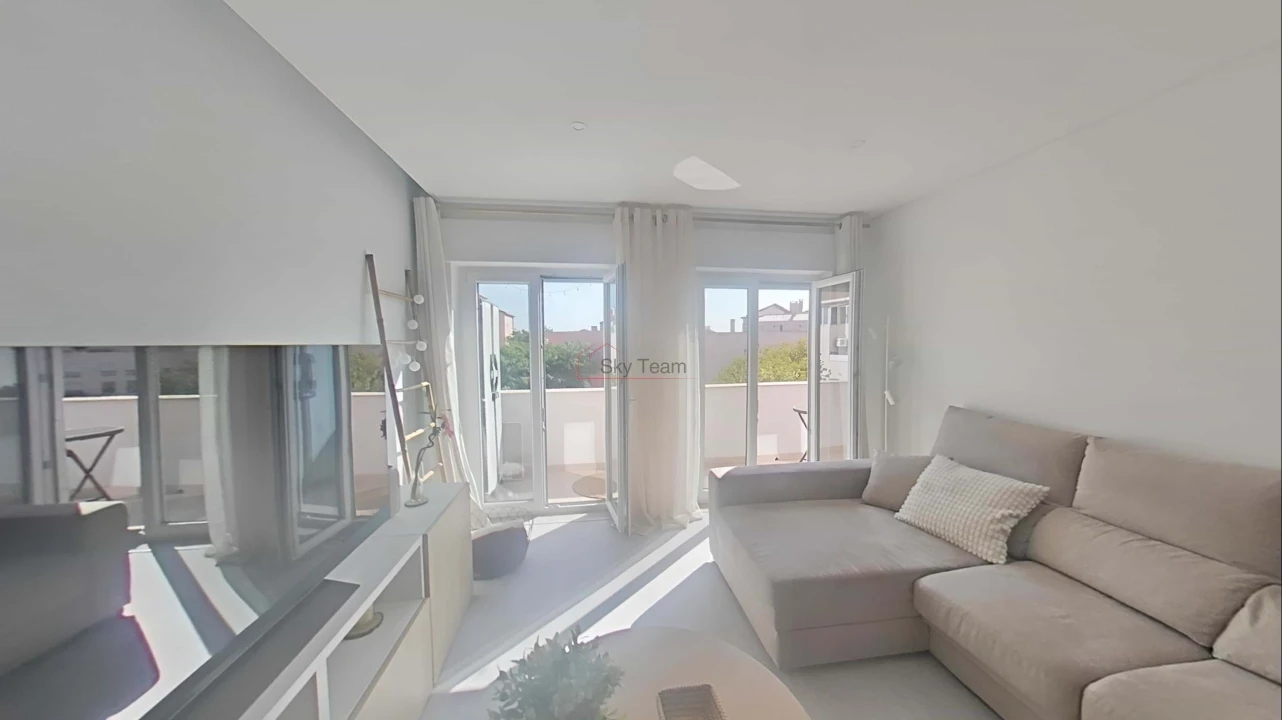 Apartamento T2 para Venda em Quinta do Conde Foto 24