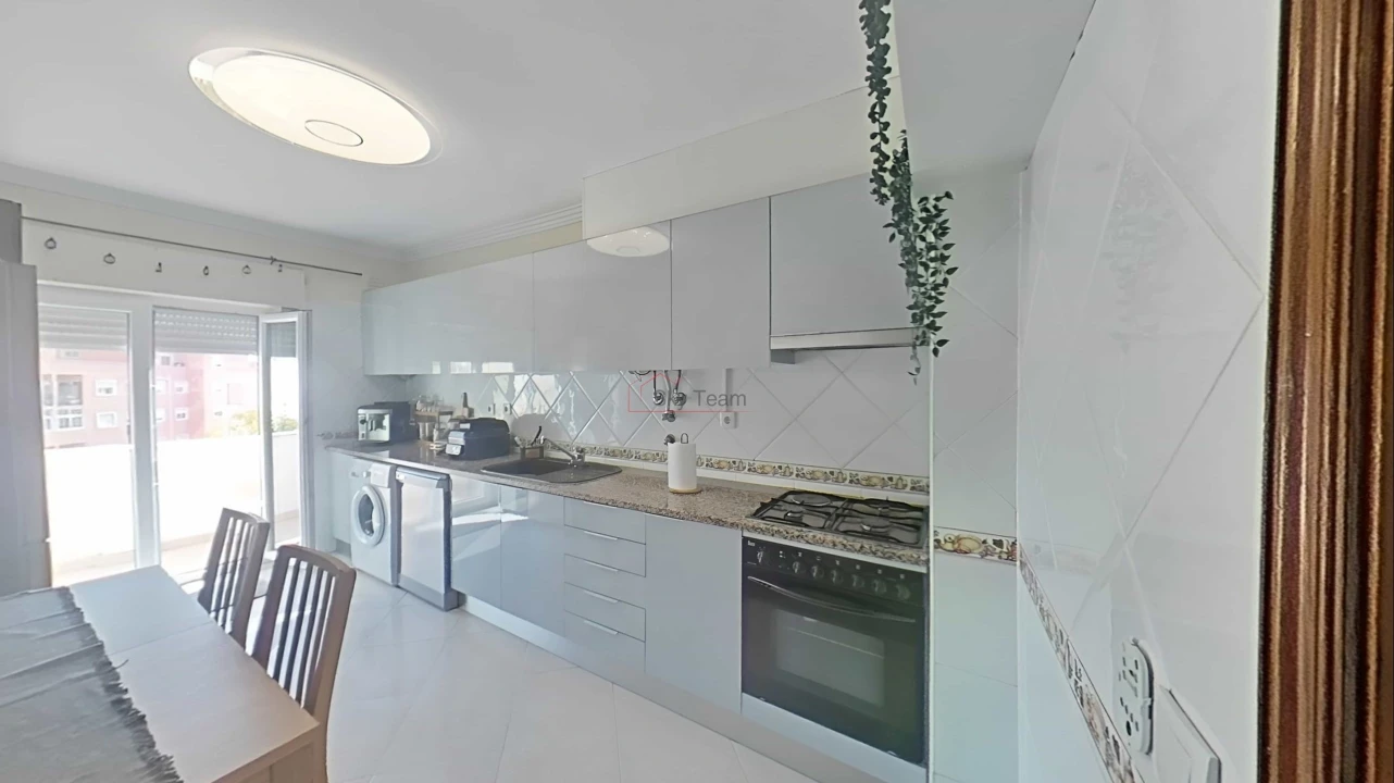 Apartamento T2 para Venda em Quinta do Conde Foto 28