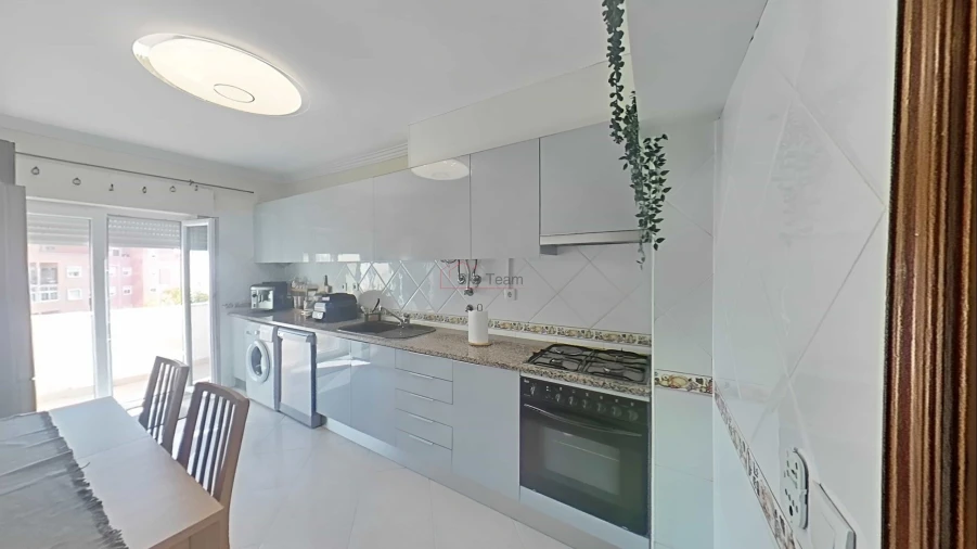 Apartamento T2 para Venda em Quinta do Conde Foto 28