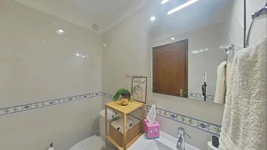 Apartamento T2 para Venda em Quinta do Conde Foto 34