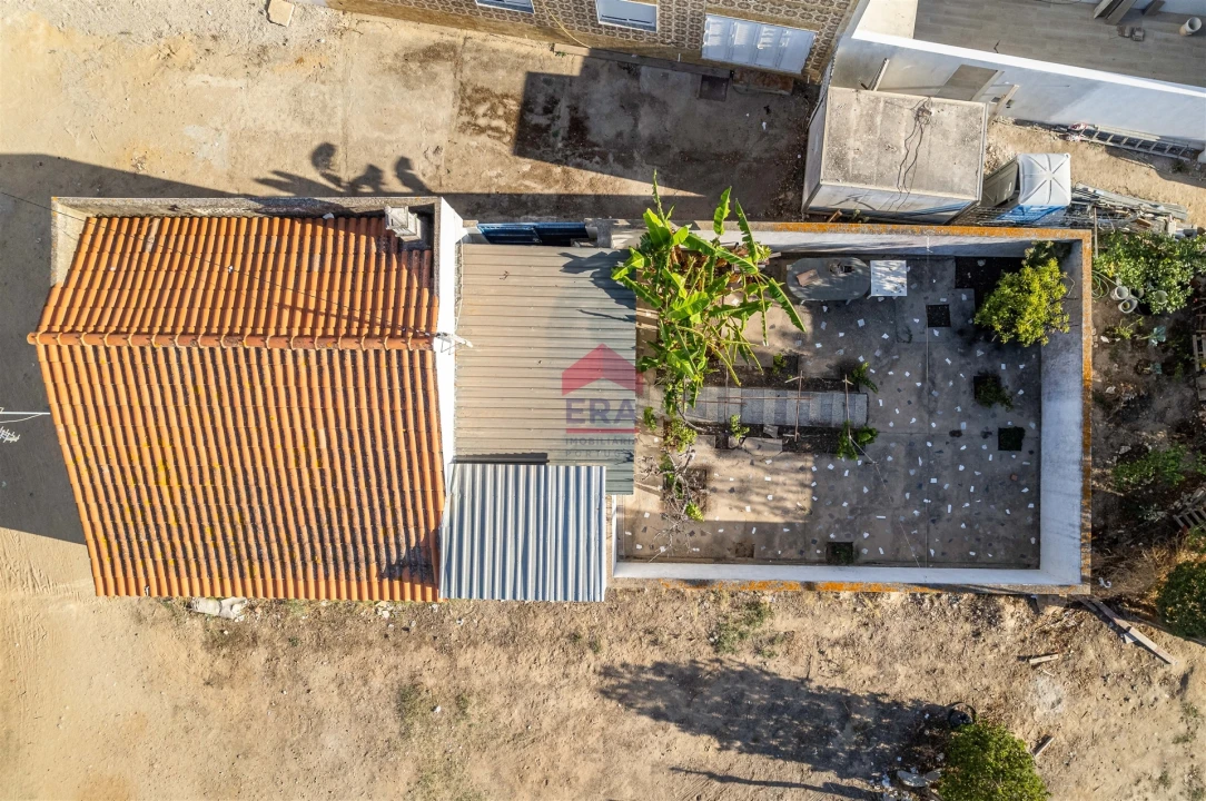 Moradia T2 para Venda em Santa Luzia Foto 6