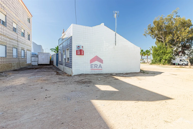 Moradia T2 para Venda em Santa Luzia Foto 4