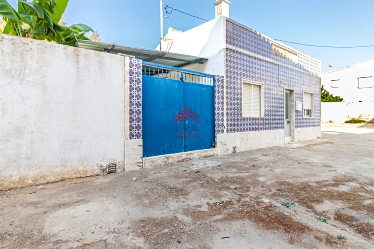 Moradia T2 para Venda em Santa Luzia Foto 3