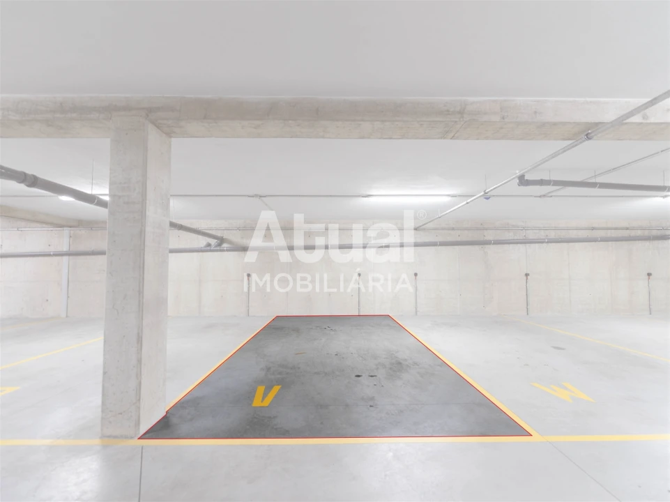 Garagem para Venda em Caldas de Vizela (São Miguel e São João) Foto 2