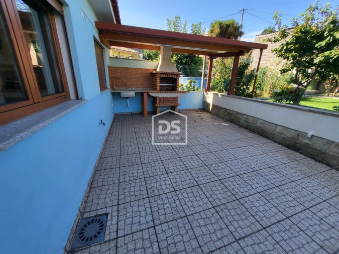 Moradia T3 para Venda em Armamar Foto 3