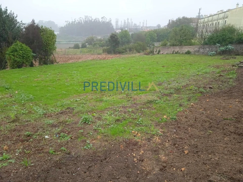 Terreno Misto para Venda em Vilar e Mosteiró Foto 3