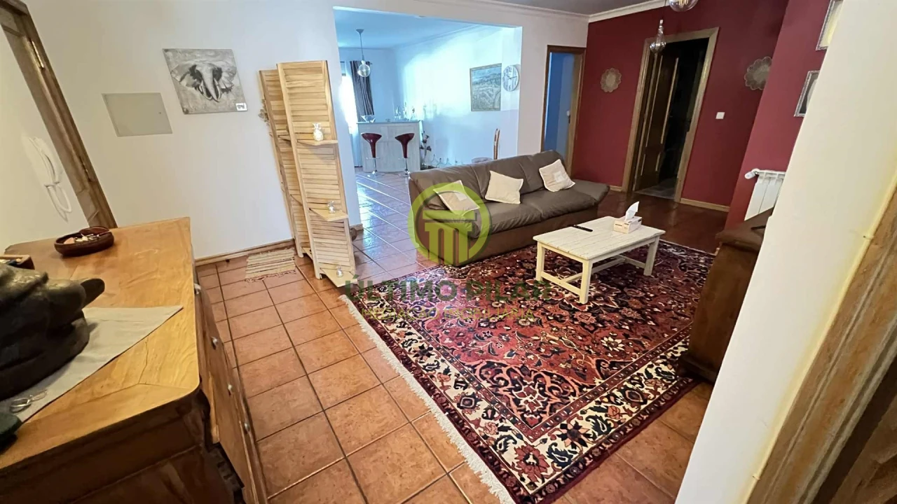 Apartamento T3 para Venda em Sé, Santa Maria e Meixedo Foto 1