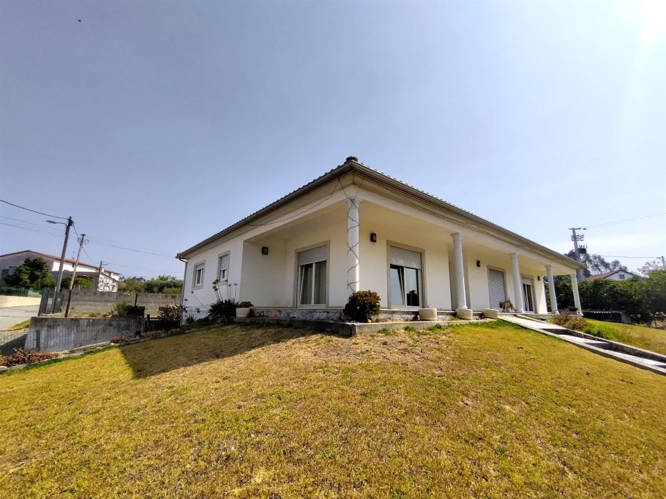 Moradia T3 para Venda em Bidoeira de Cima Foto 26