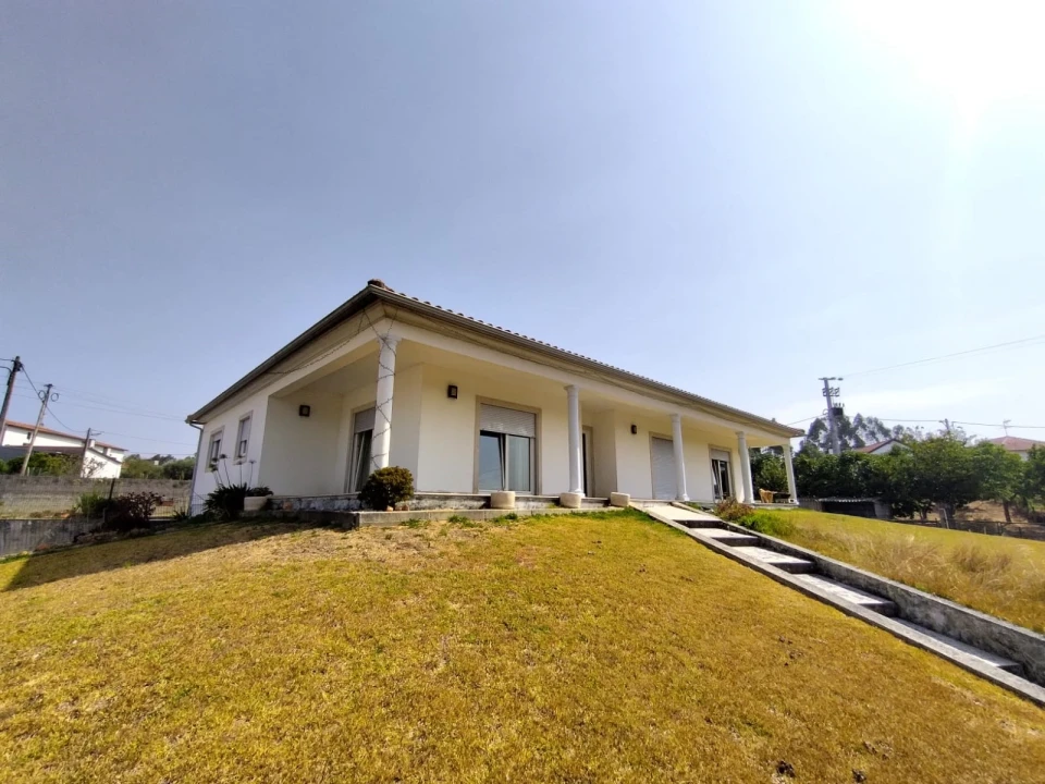 Moradia T3 para Venda em Bidoeira de Cima Foto 1