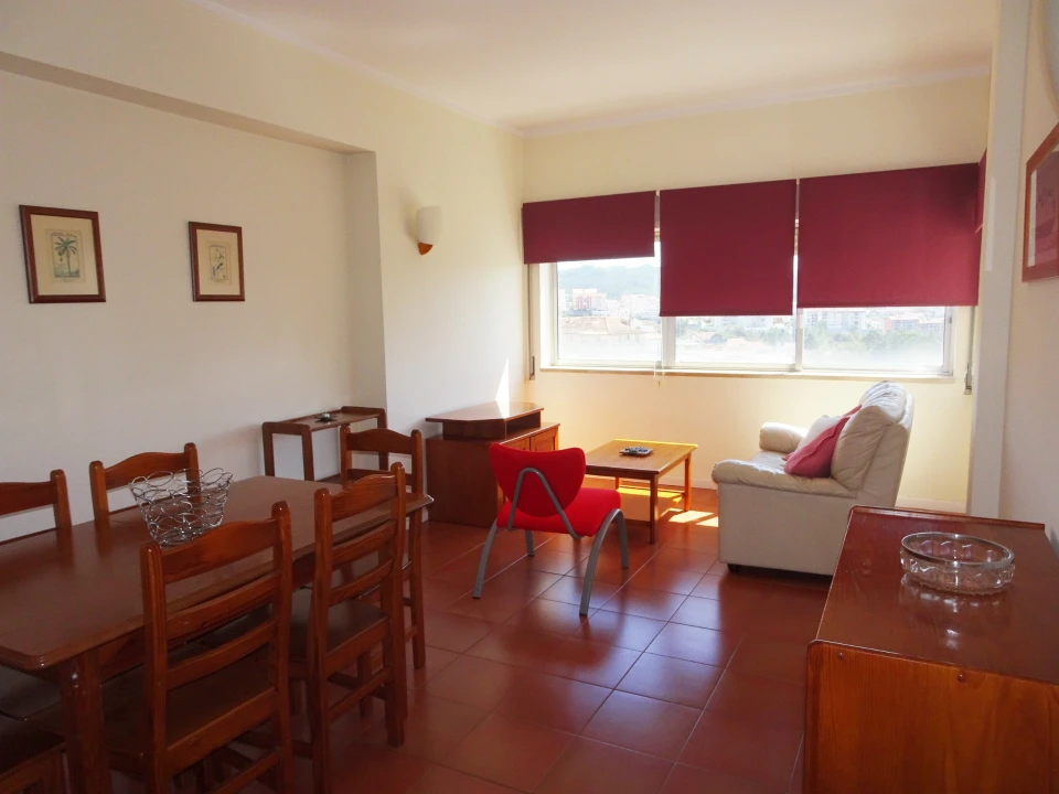 Quarto para Arrendamento em Santo Antonio dos Olivais Foto 6