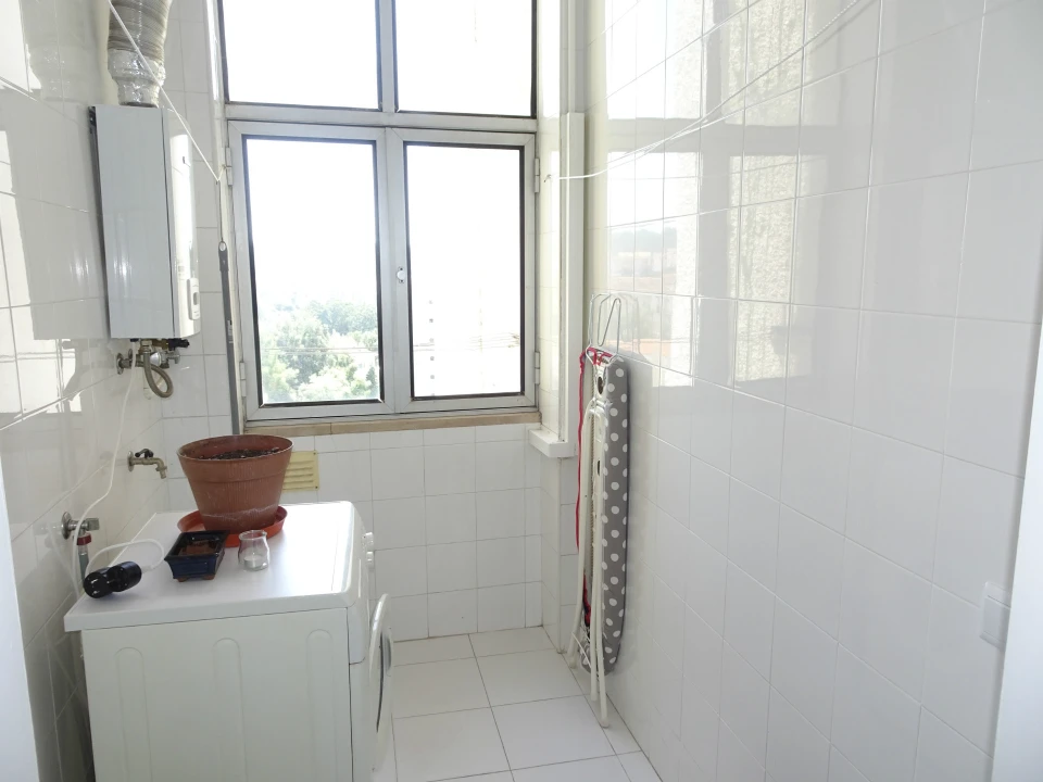 Quarto para Arrendamento em Santo Antonio dos Olivais Foto 5