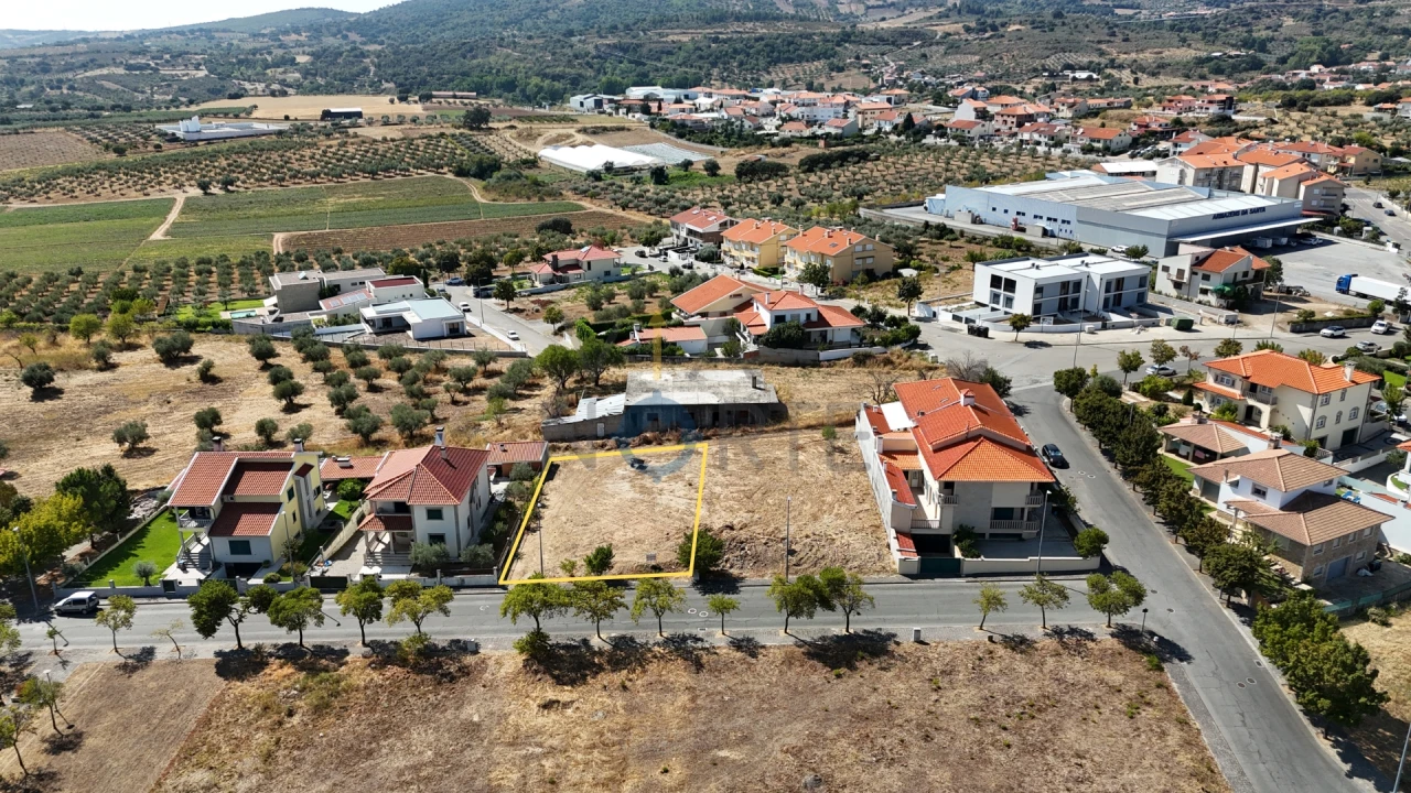Terreno para Venda em Macedo de Cavaleiros Foto 1