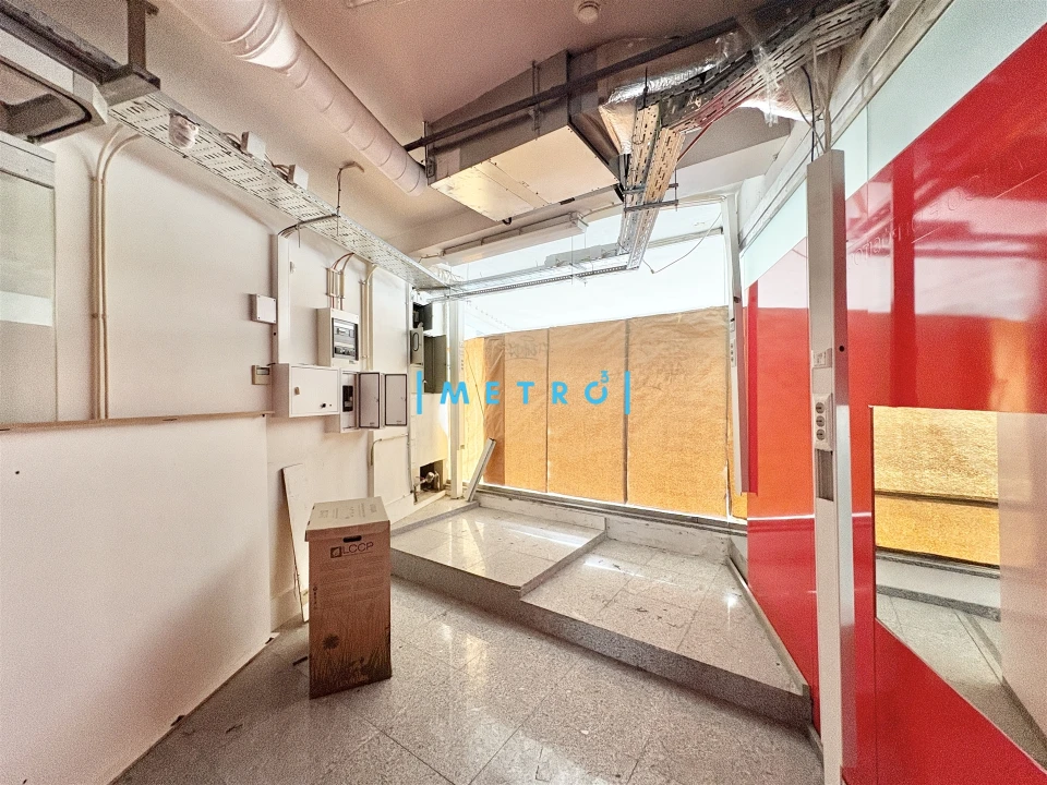 Loja para Arrendamento em Santa Marinha e São Pedro da Afurada Foto 6