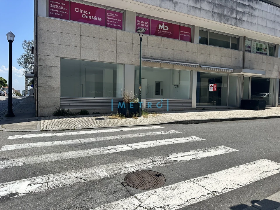 Loja para Arrendamento em Paranhos Foto 7