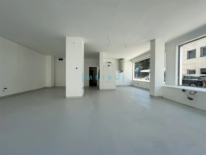 Loja para Arrendamento em Paranhos Foto 4