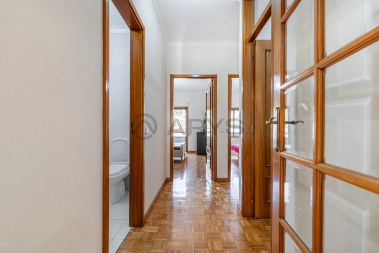 Apartamento T2 para Venda em Nogueiró e Tenões Foto 9