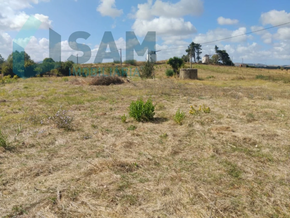 Terreno para Venda em Carvoeira e Carmões Foto 1