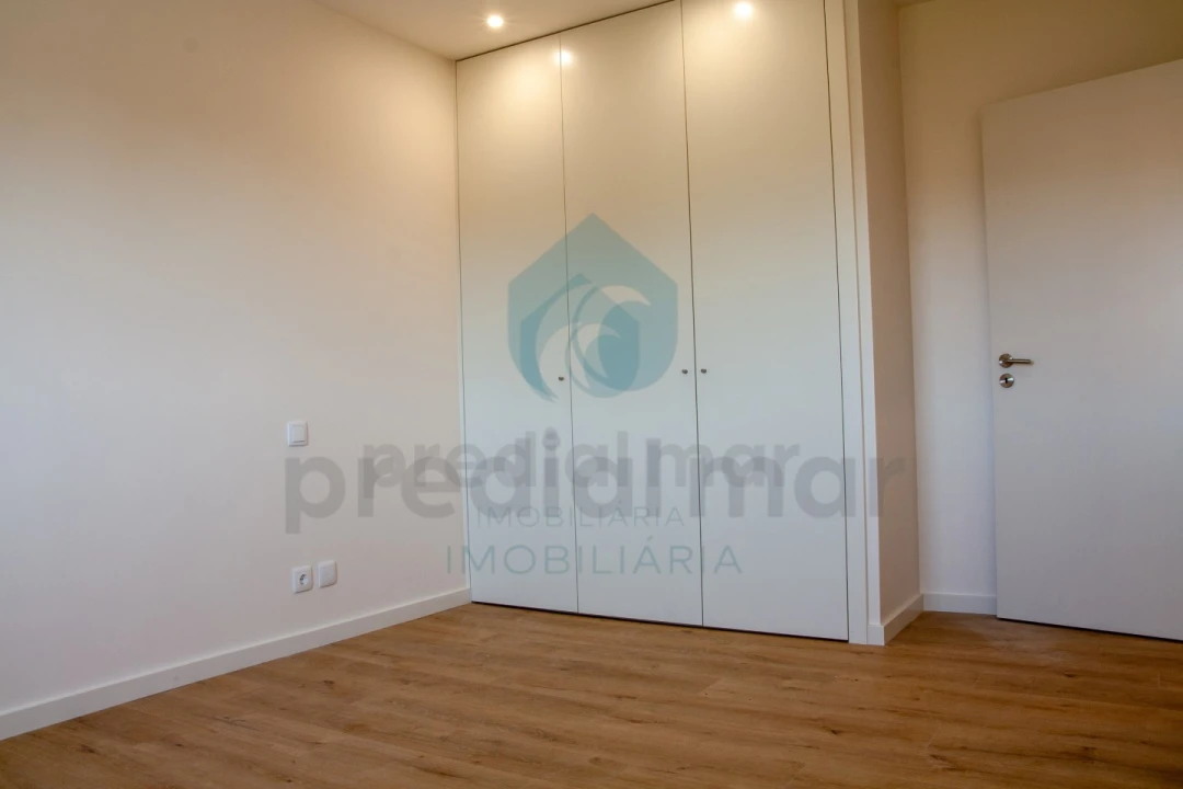 Moradia T3 para Venda em Madalena Foto 38