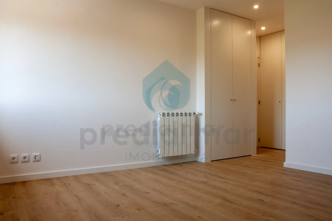 Moradia T3 para Venda em Madalena Foto 53