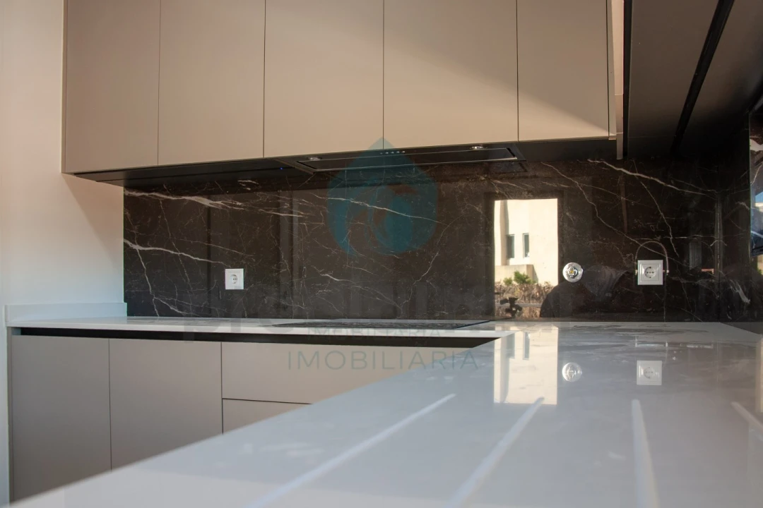 Moradia T3 para Venda em Madalena Foto 23