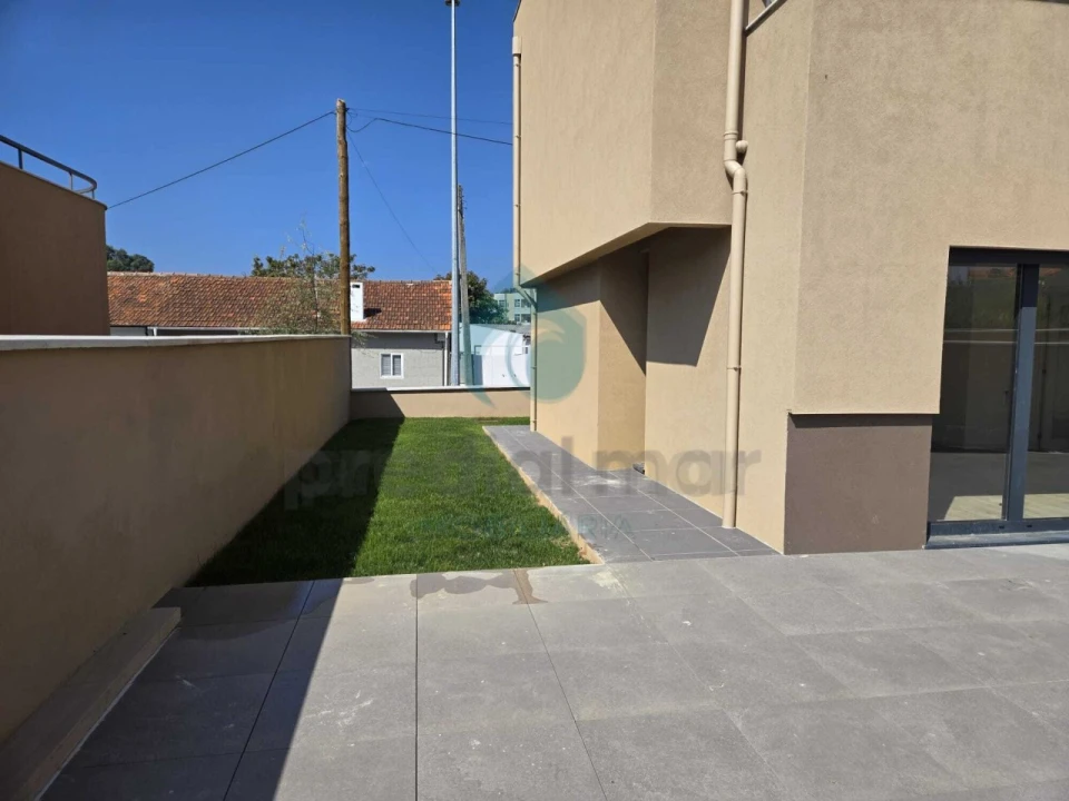 Moradia T3 para Venda em Madalena Foto 10