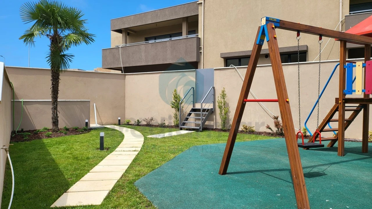 Moradia T3 para Venda em Madalena Foto 11