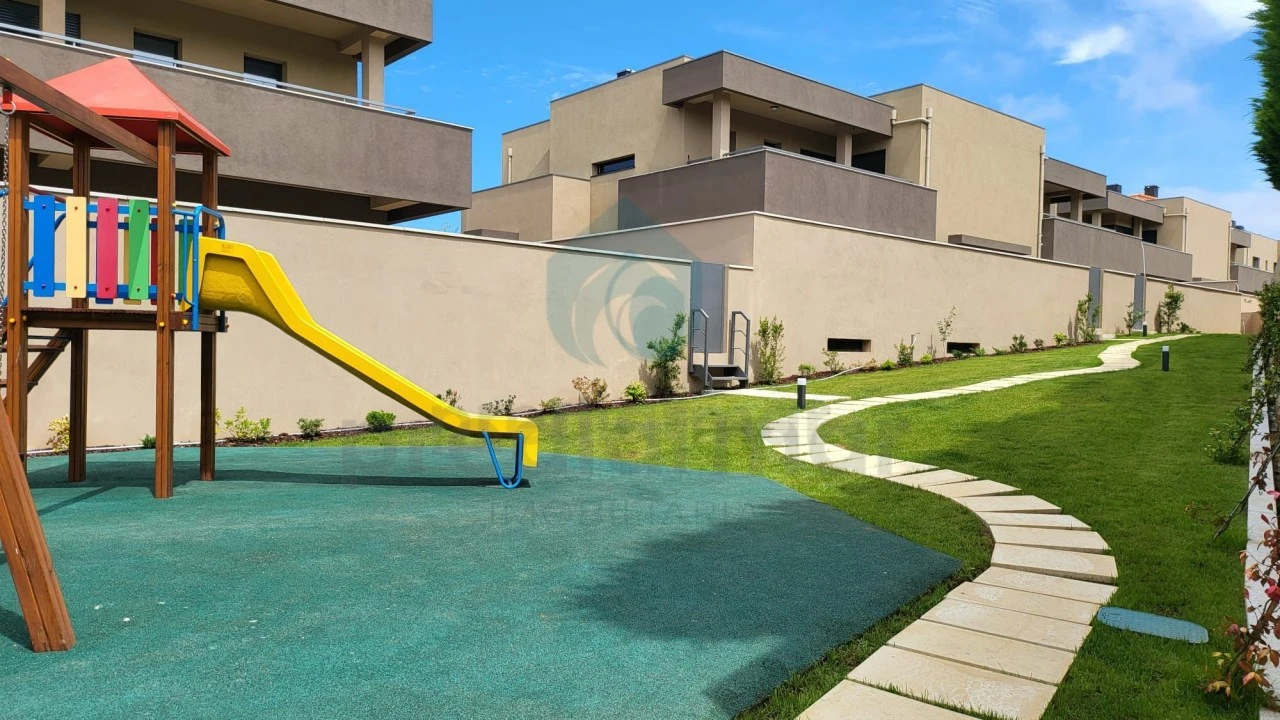 Moradia T3 para Venda em Madalena Foto 13