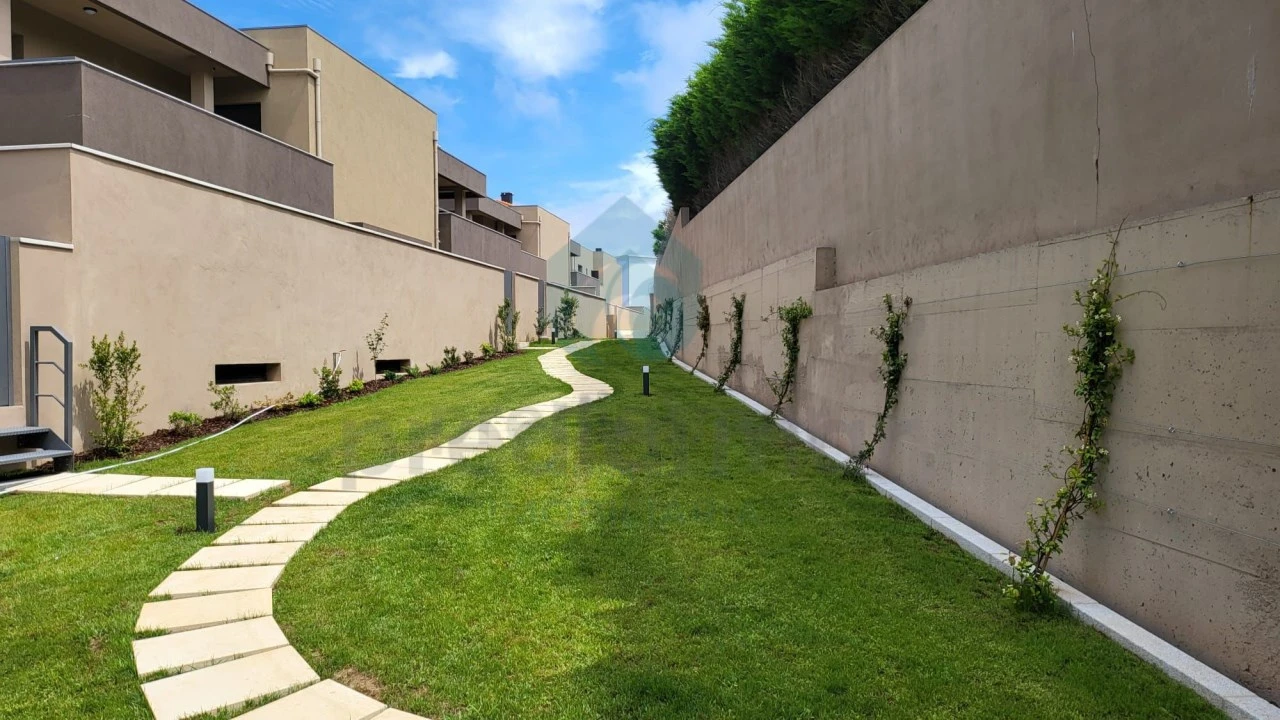 Moradia T3 para Venda em Madalena Foto 14