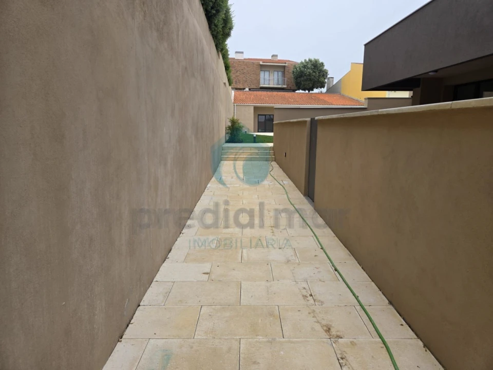 Moradia T3 para Venda em Madalena Foto 17