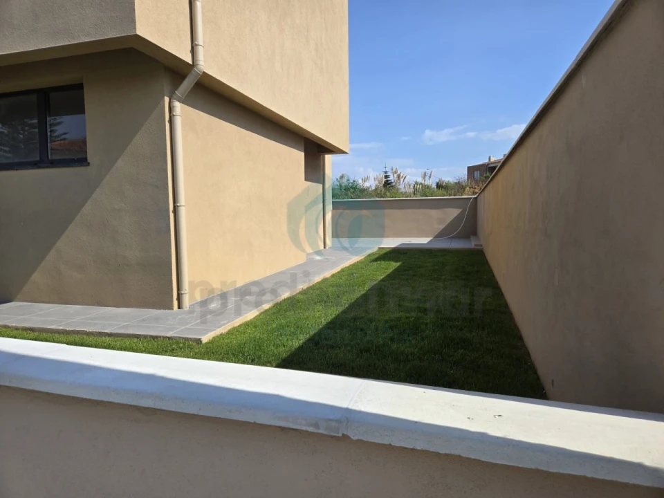 Moradia T3 para Venda em Madalena Foto 19