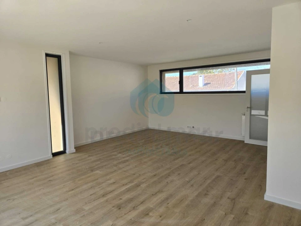 Moradia T3 para Venda em Madalena Foto 41