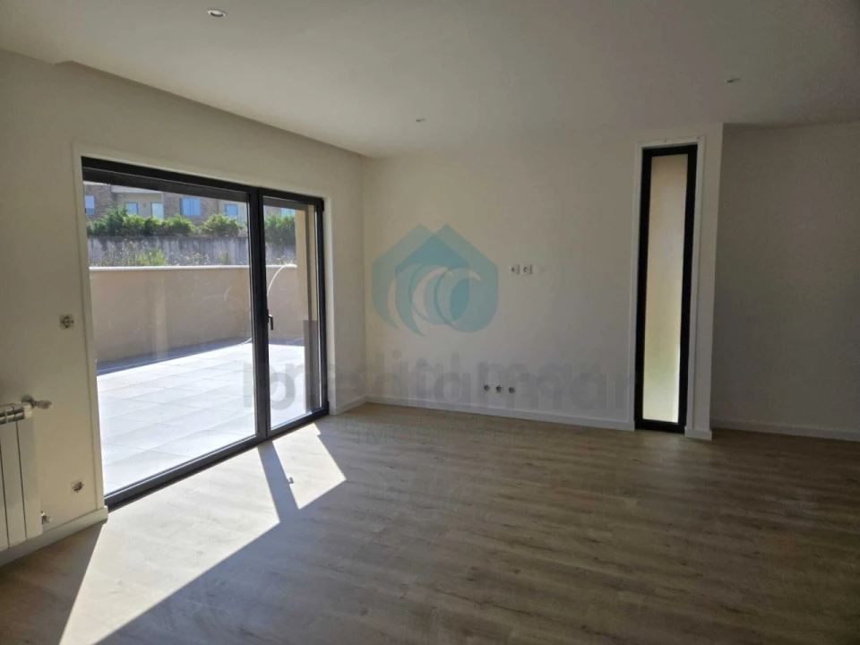 Moradia T3 para Venda em Madalena Foto 44