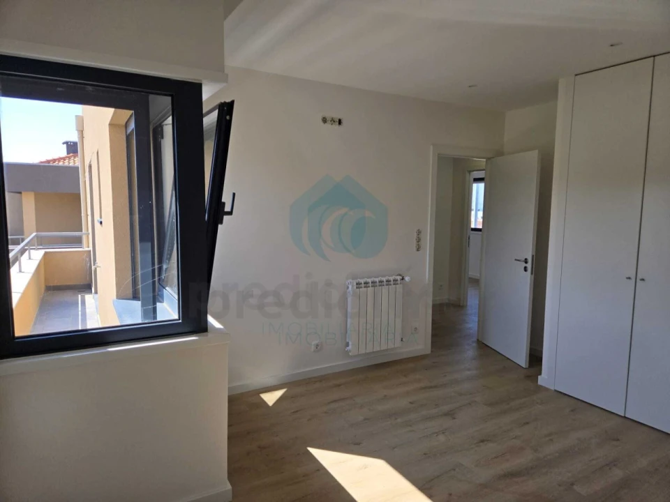 Moradia T3 para Venda em Madalena Foto 46