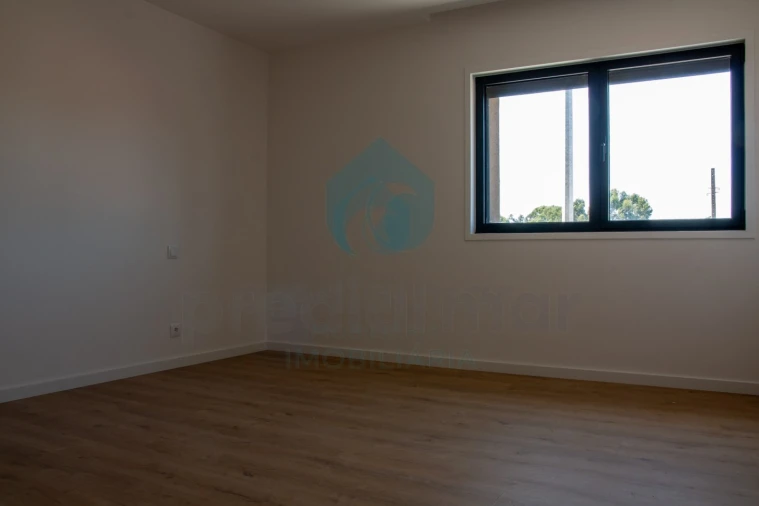 Moradia T3 para Venda em Madalena Foto 39