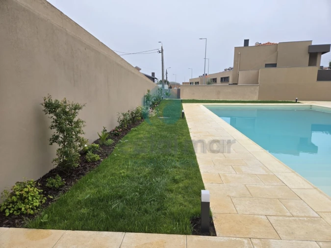 Moradia T3 para Venda em Madalena Foto 3